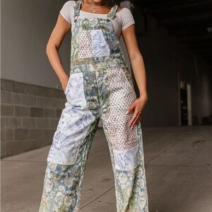 Easel Laney floral patchwork overalls